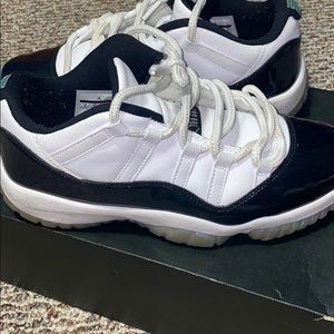 AIR JORDAN 11 RETRO LOW